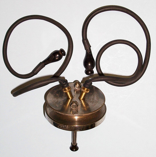 Jednocześnie obecnie najpopularniejszą wśród pracowników medycznych jest wersja łączona („dwa w jednym”) stetoskopu i fonendoskopu - stethophonendoscope